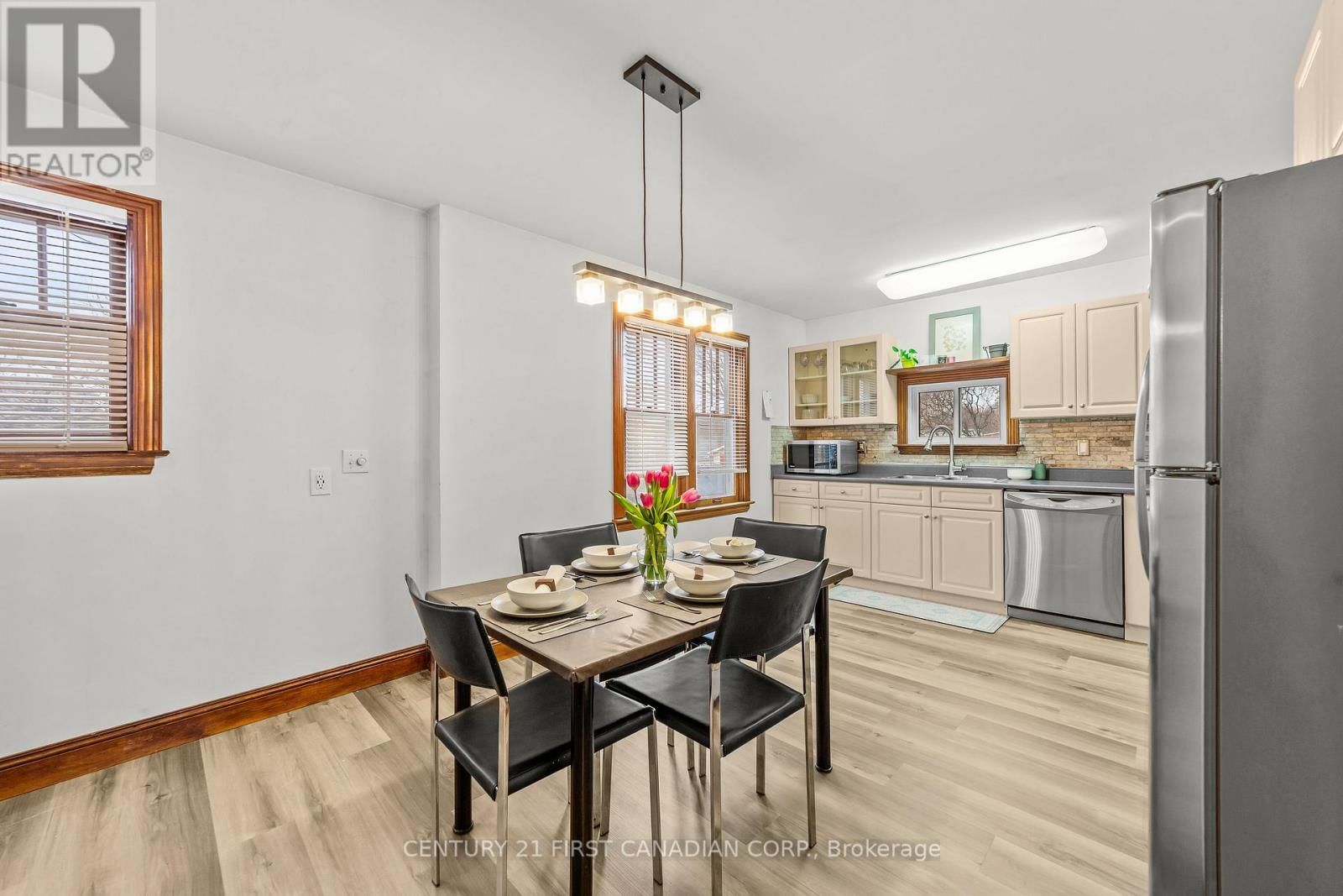 39 RAYWOOD AVENUE Image 14