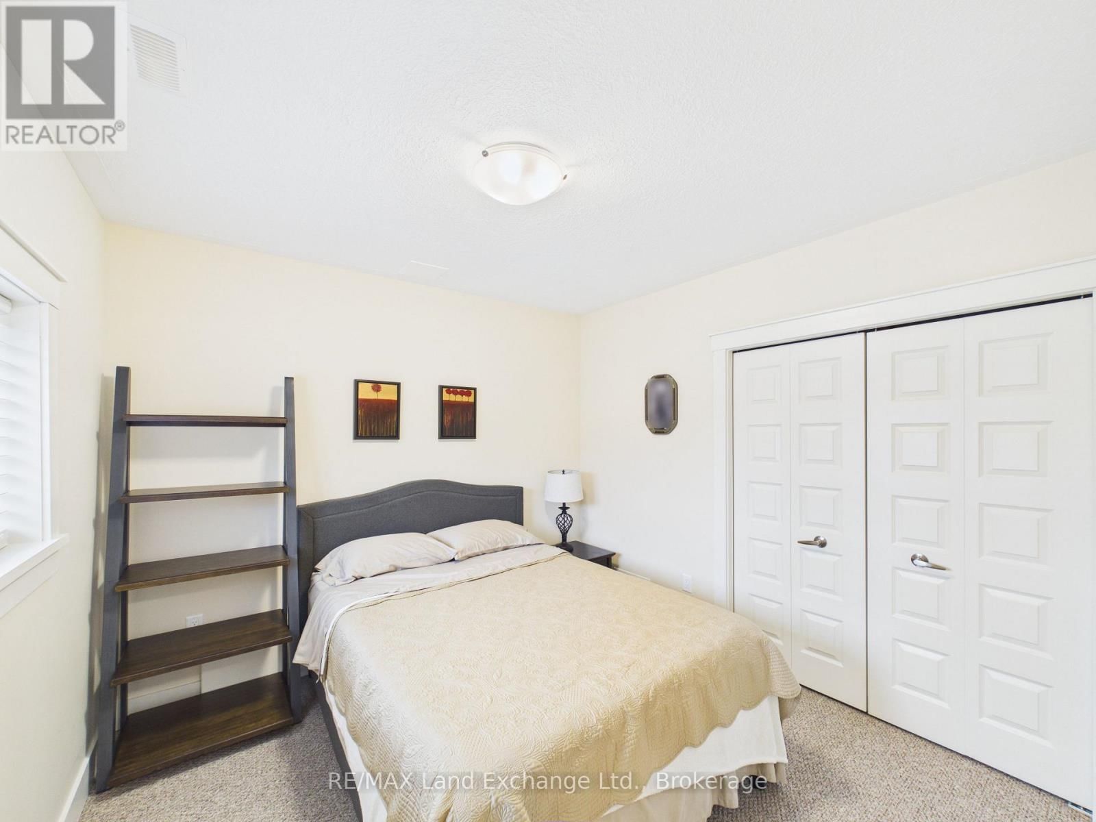 13 LAKEFIELD DRIVE Image 20