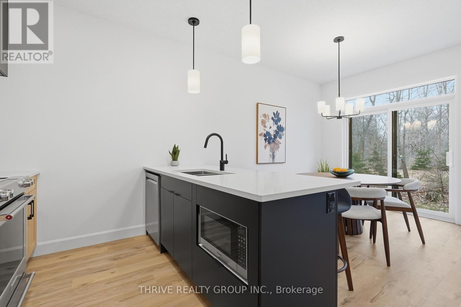 9 - 279 HILL STREET Image 14