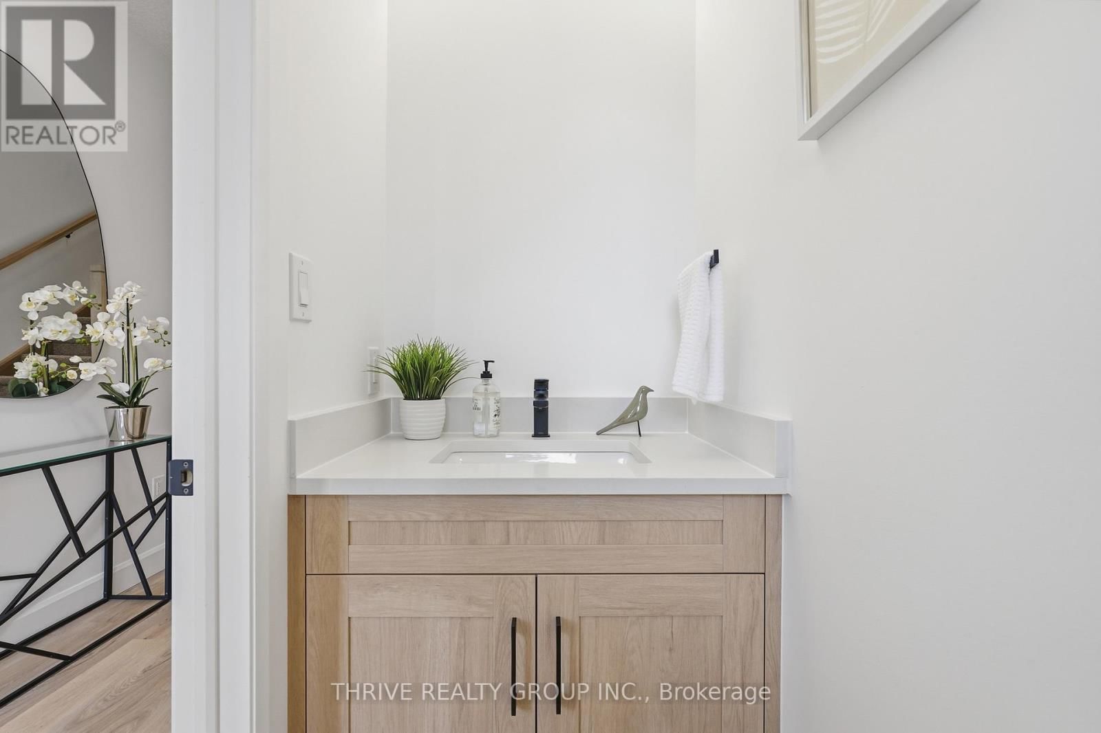 9 - 279 HILL STREET Image 18