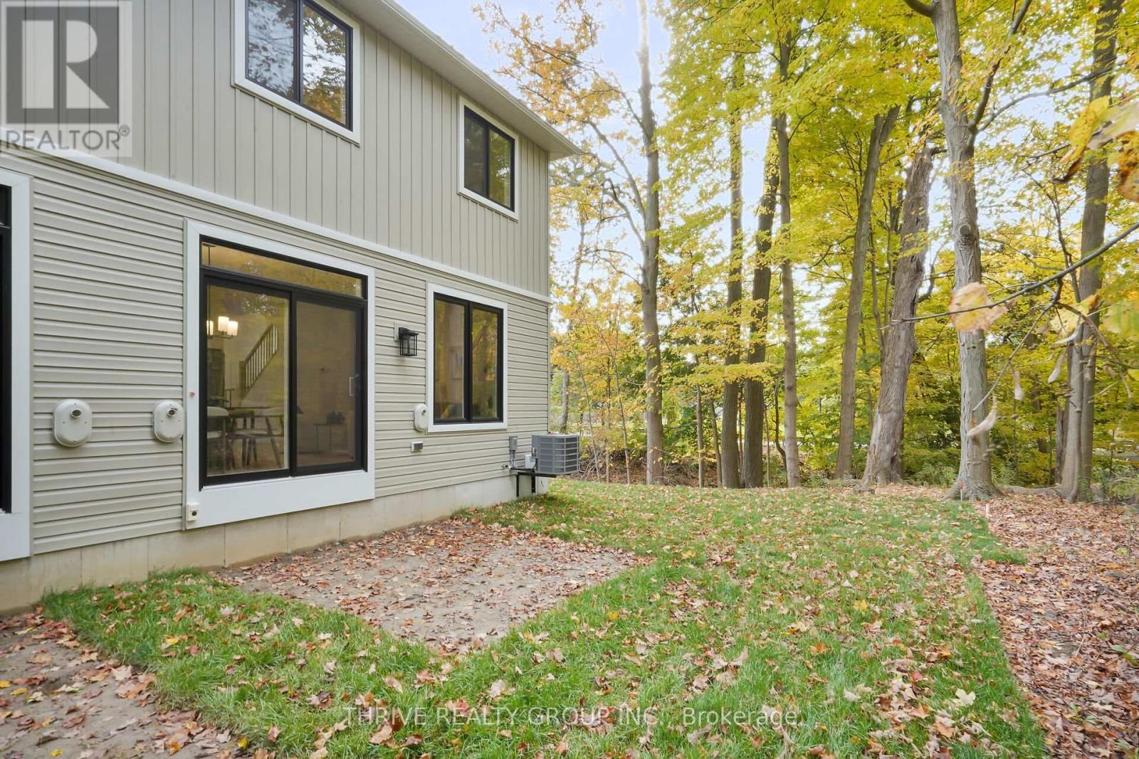 9 - 279 HILL STREET Image 34