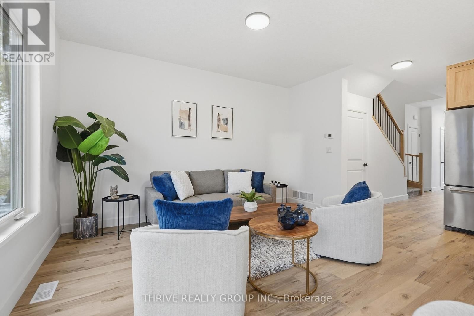 9 - 279 HILL STREET Image 9