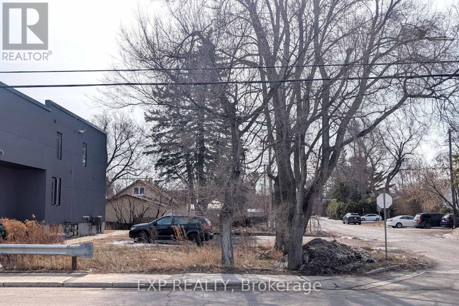 2 PENDER STREET Image 1