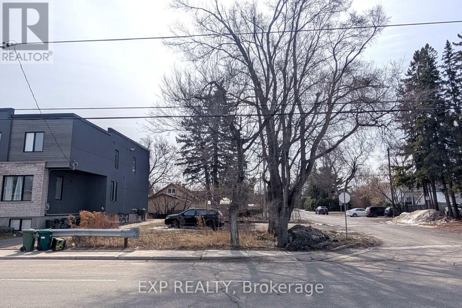 2 PENDER STREET Image 4