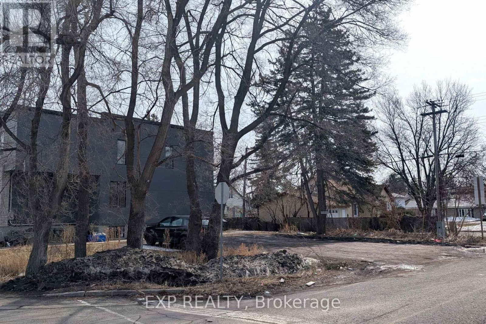 2 PENDER STREET Image 9