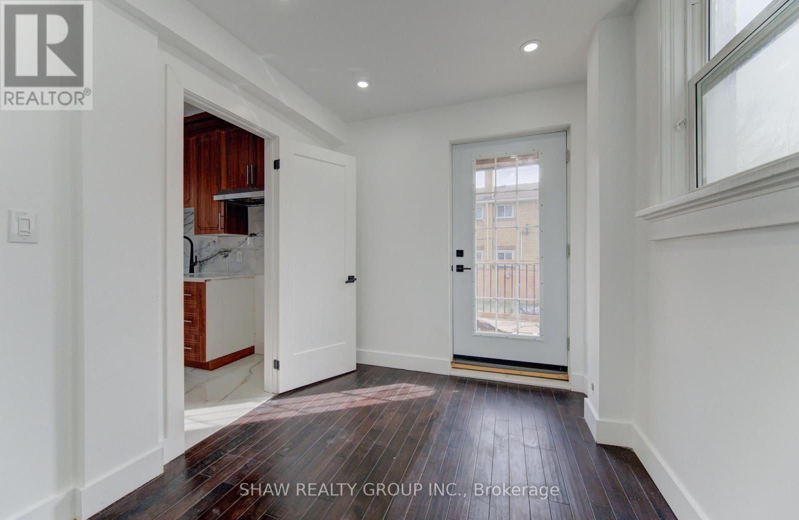 80 LANCASTER STREET WEST Image 18