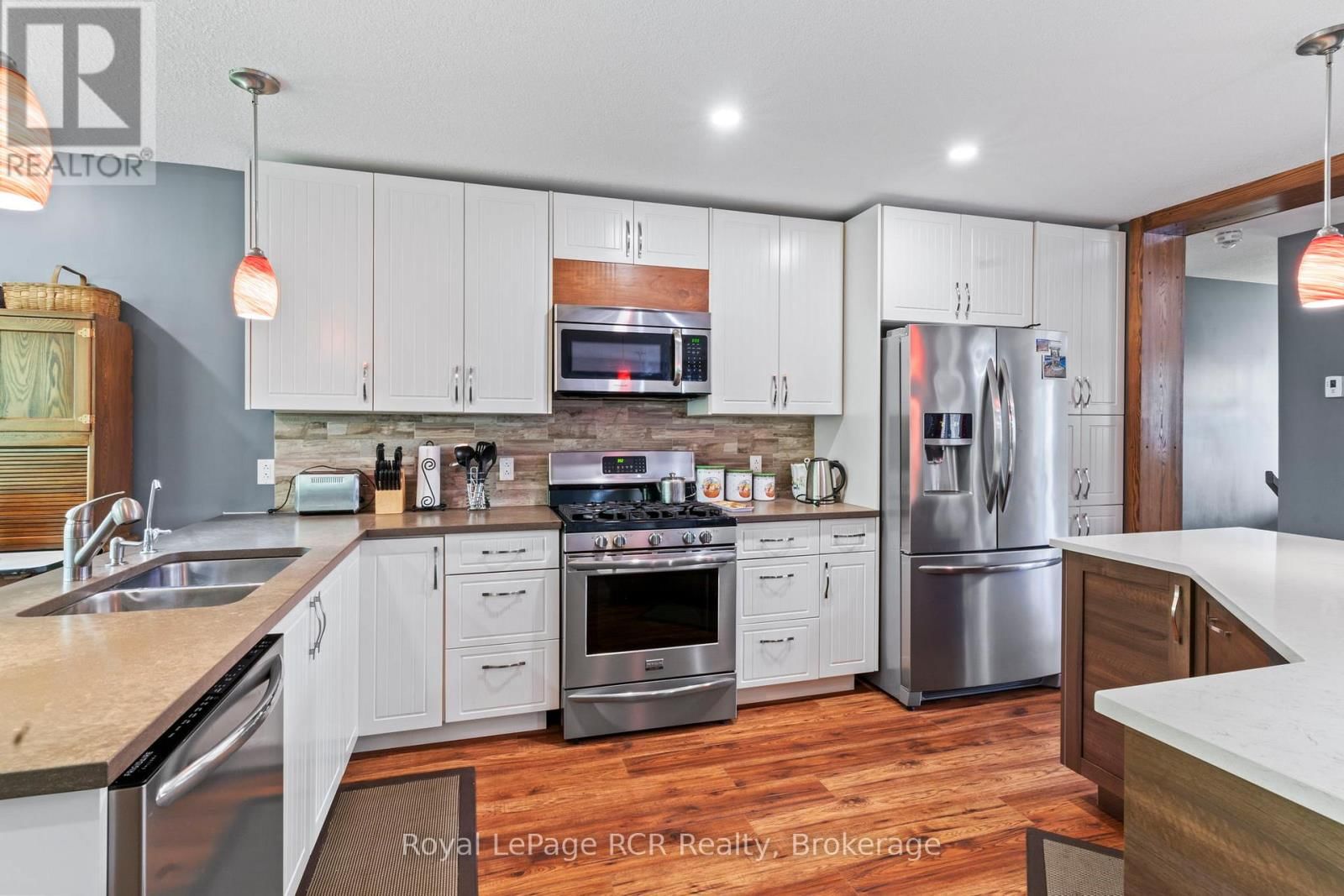 615 CAYUGA CRESCENT Image 17