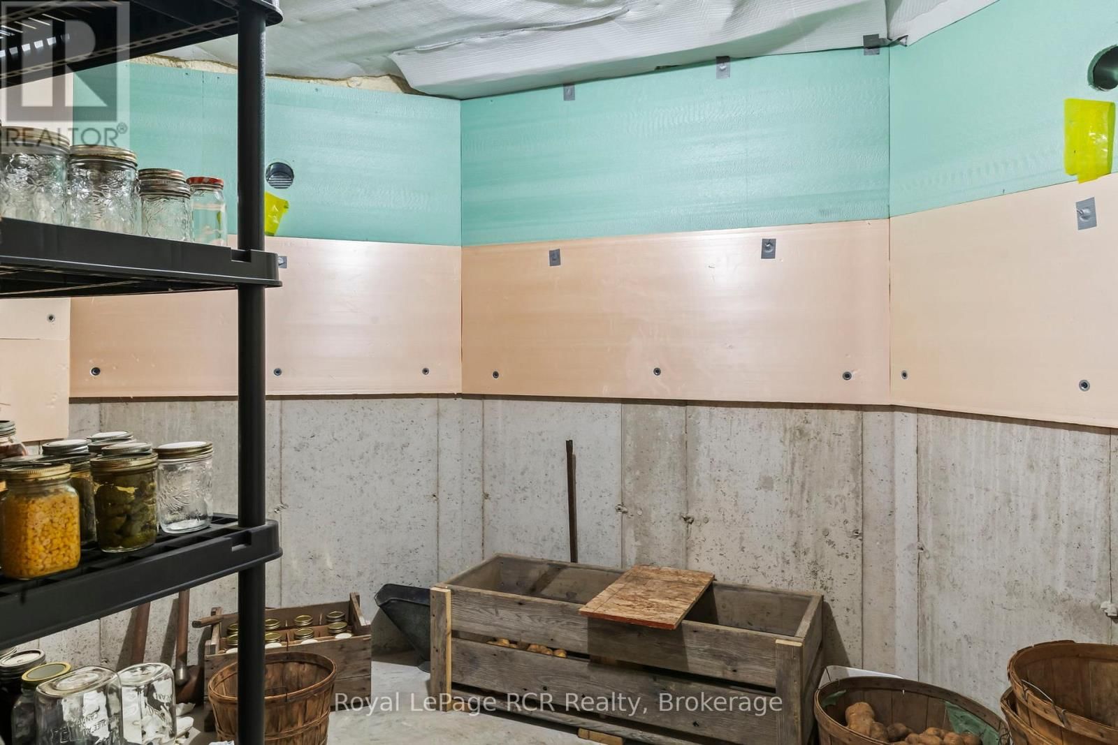 615 CAYUGA CRESCENT Image 33