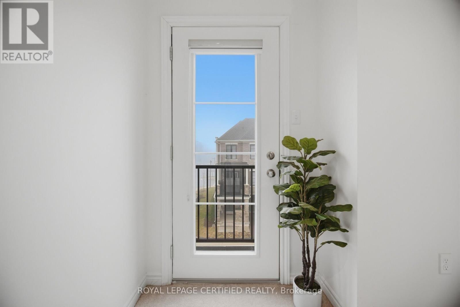 22 - 383 DUNDAS STREET EAST Image 22