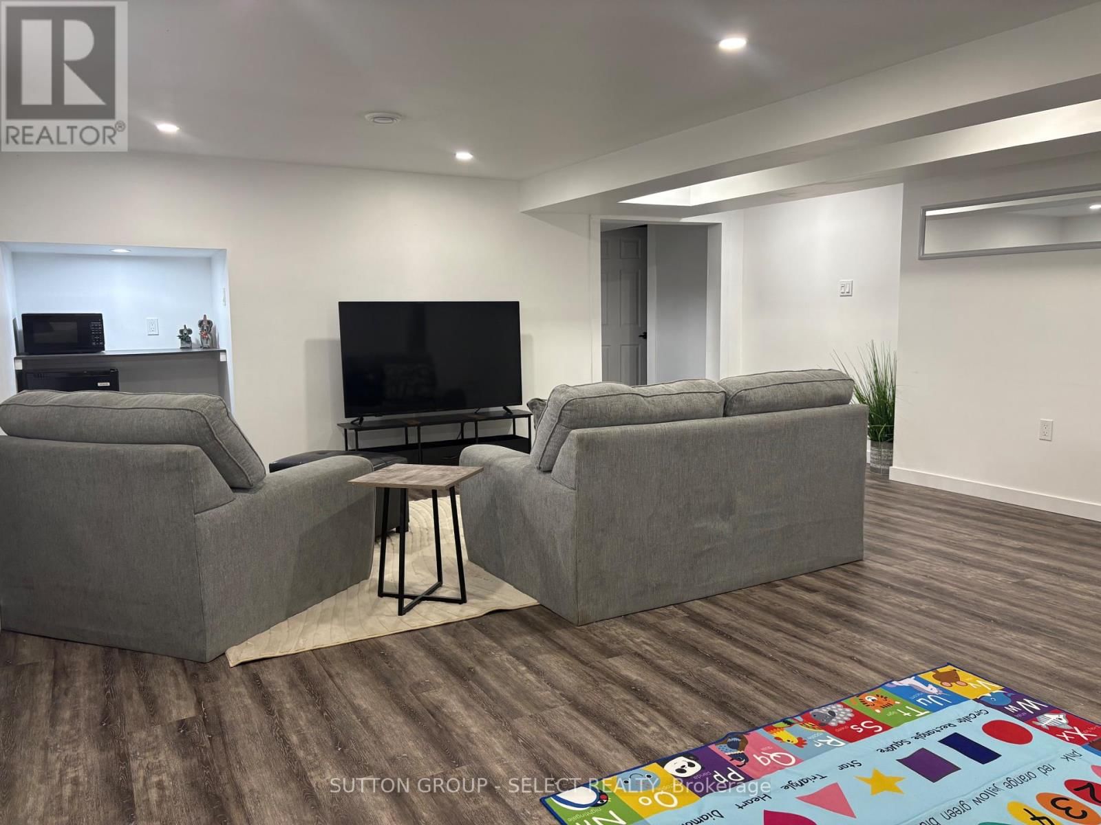 47 APONI CRESCENT Image 13