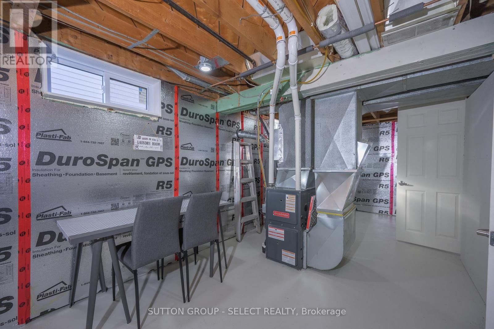 47 APONI CRESCENT Image 22