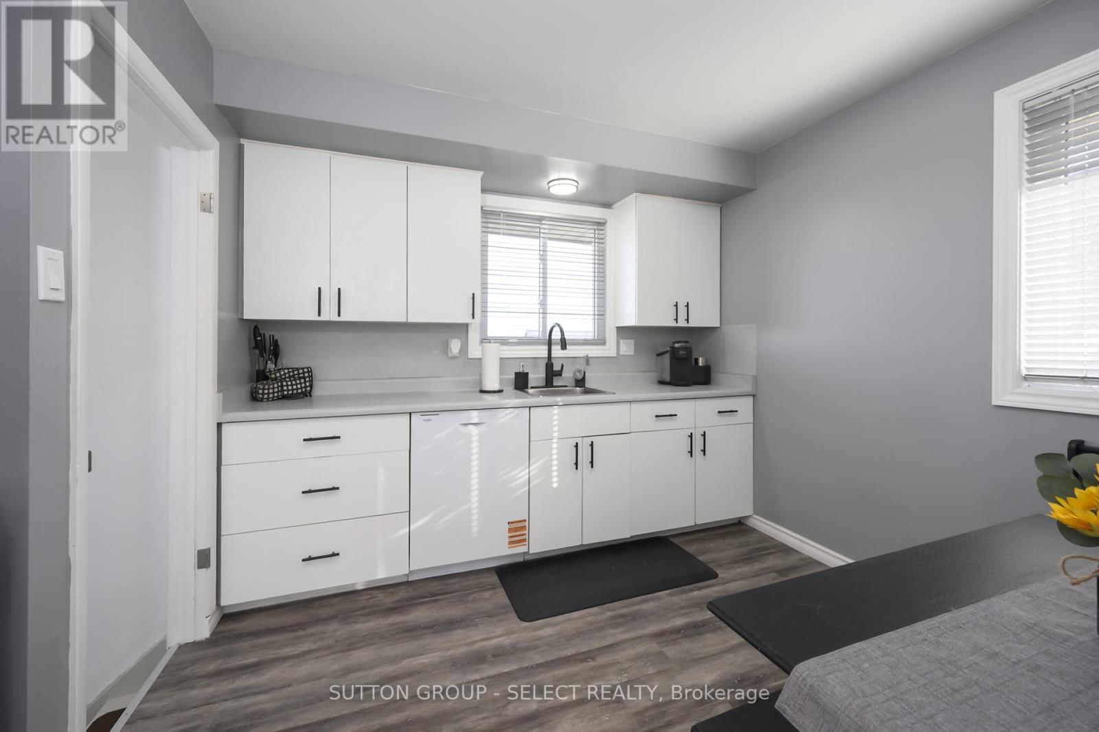 47 APONI CRESCENT Image 6