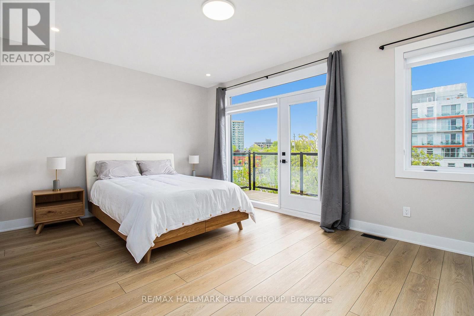 A - 72 ARMSTRONG STREET Image 11