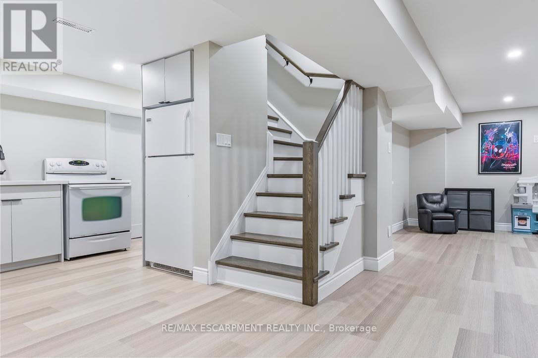 1 PARKWAY PLACE Image 33