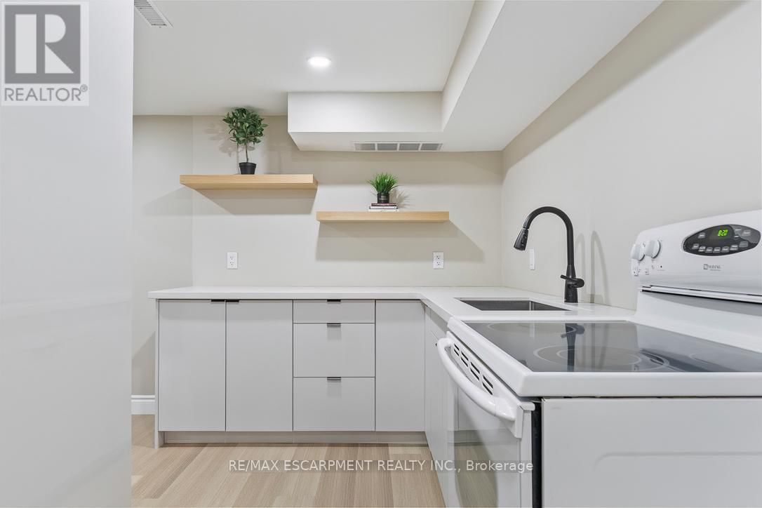 1 PARKWAY PLACE Image 38