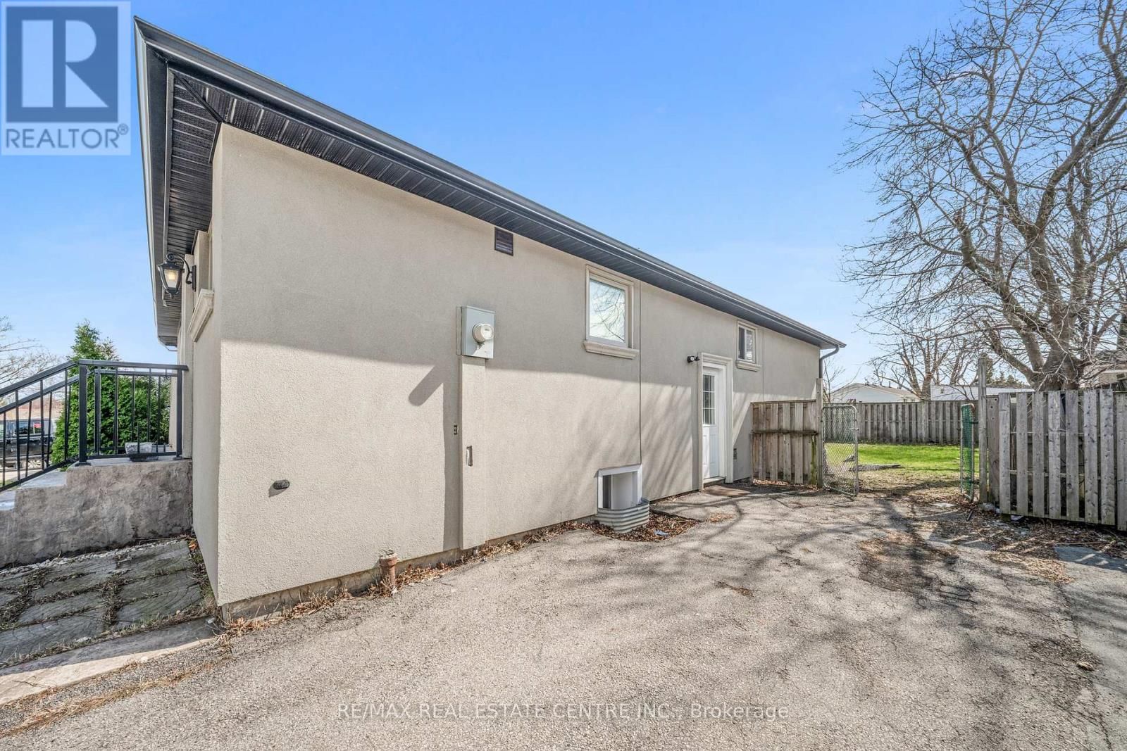 35 FOLKESTONE AVENUE Image 36