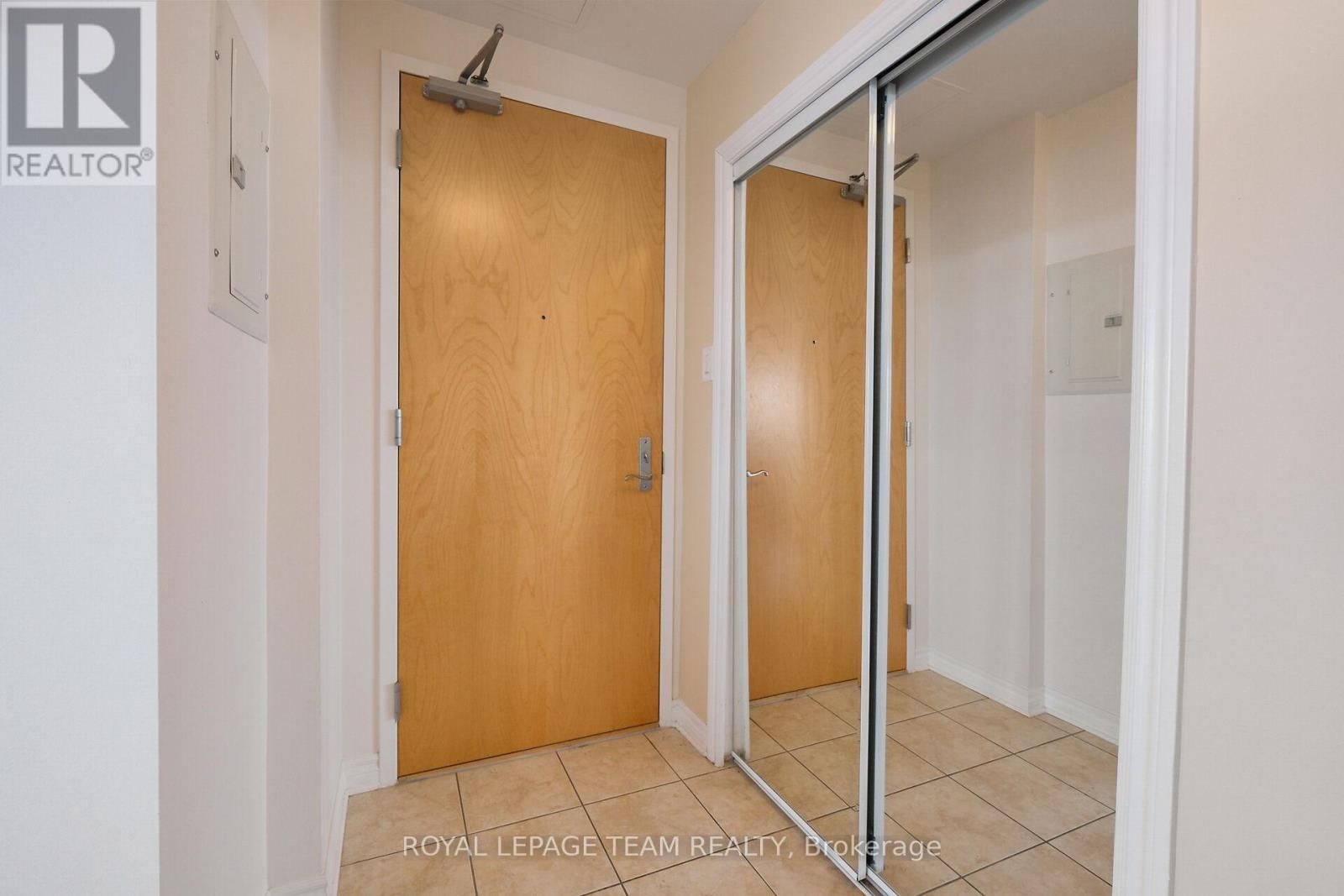 1004 - 200 LETT STREET Image 4