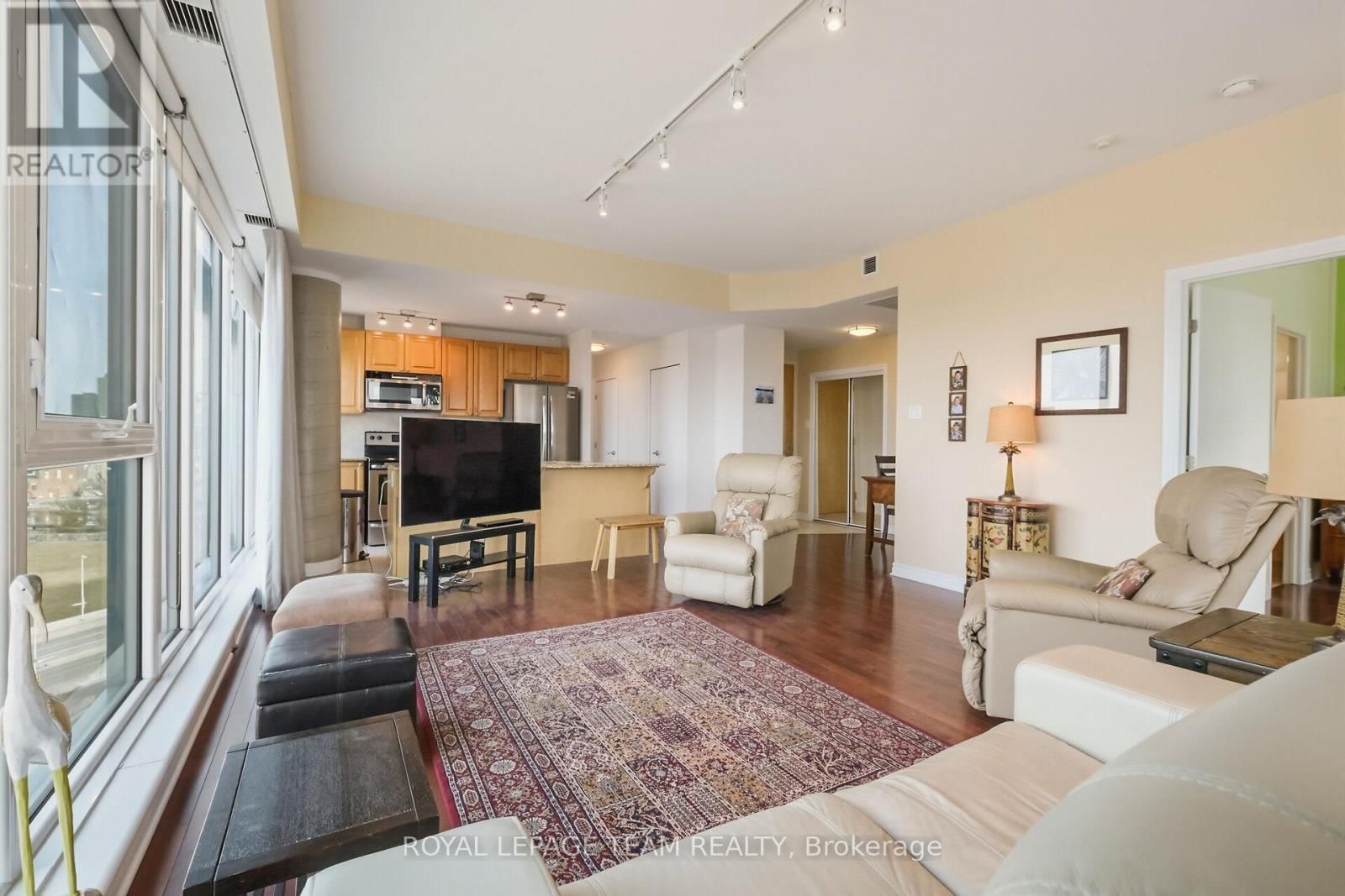 1004 - 200 LETT STREET Image 9