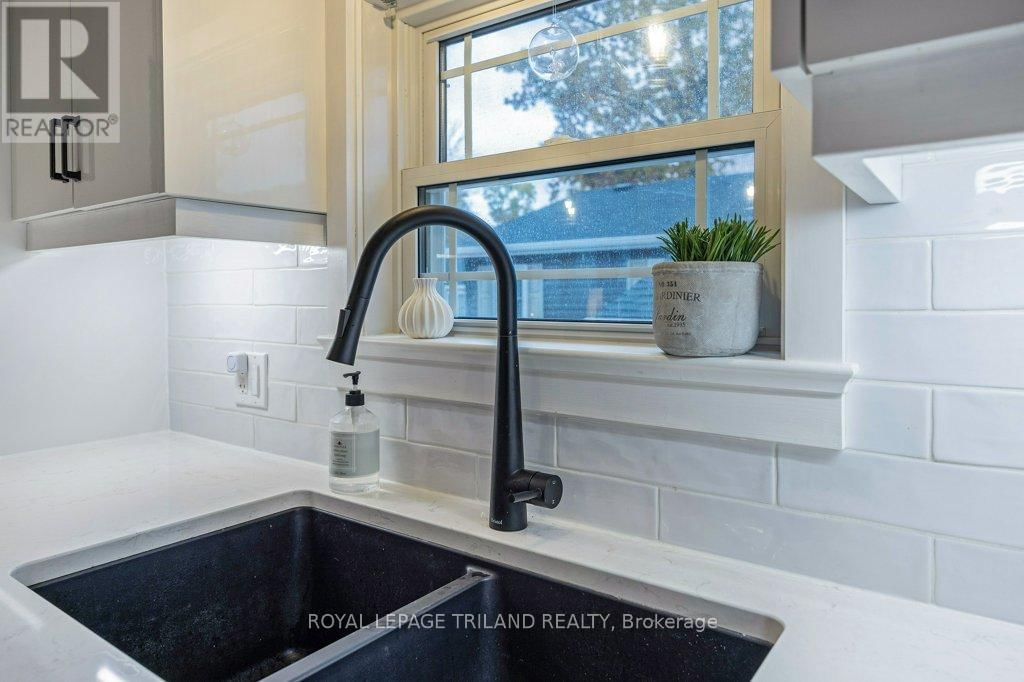 130 - 22790 AMIENS ROAD Image 10