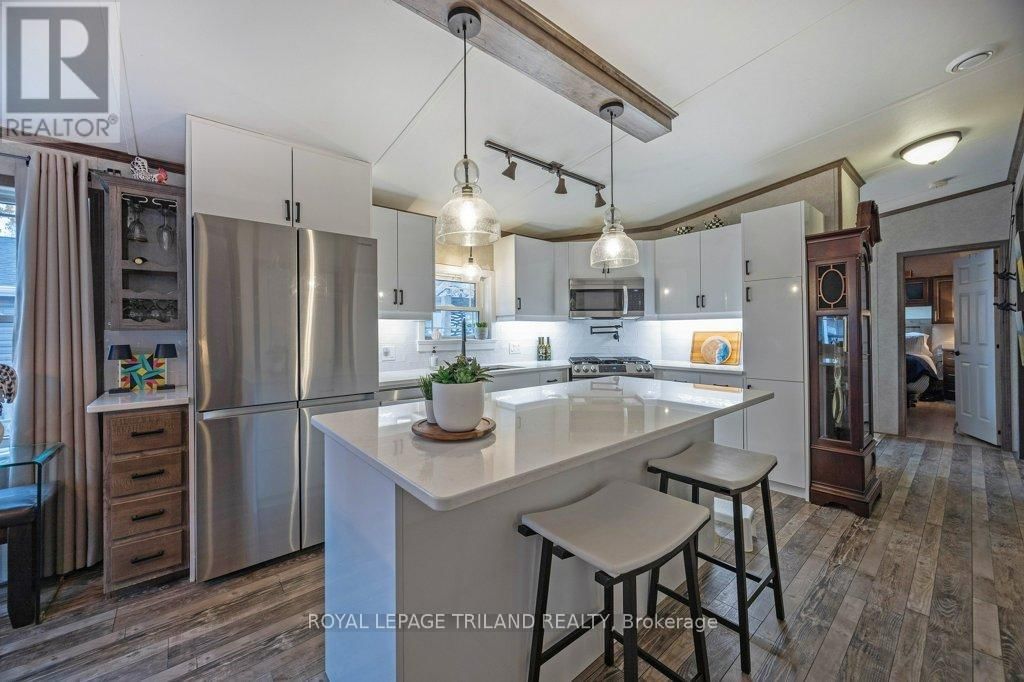 130 - 22790 AMIENS ROAD Image 12