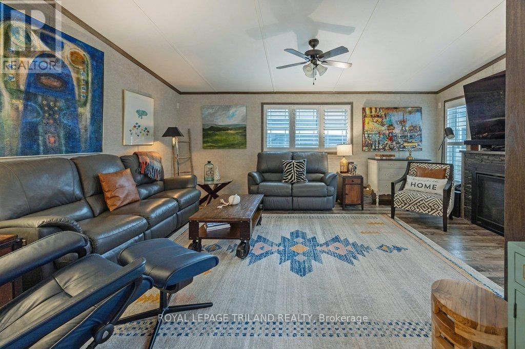 130 - 22790 AMIENS ROAD Image 15