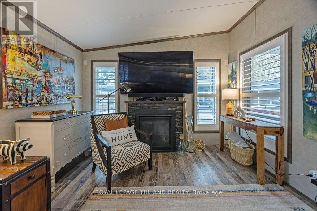 130 - 22790 AMIENS ROAD Image 17