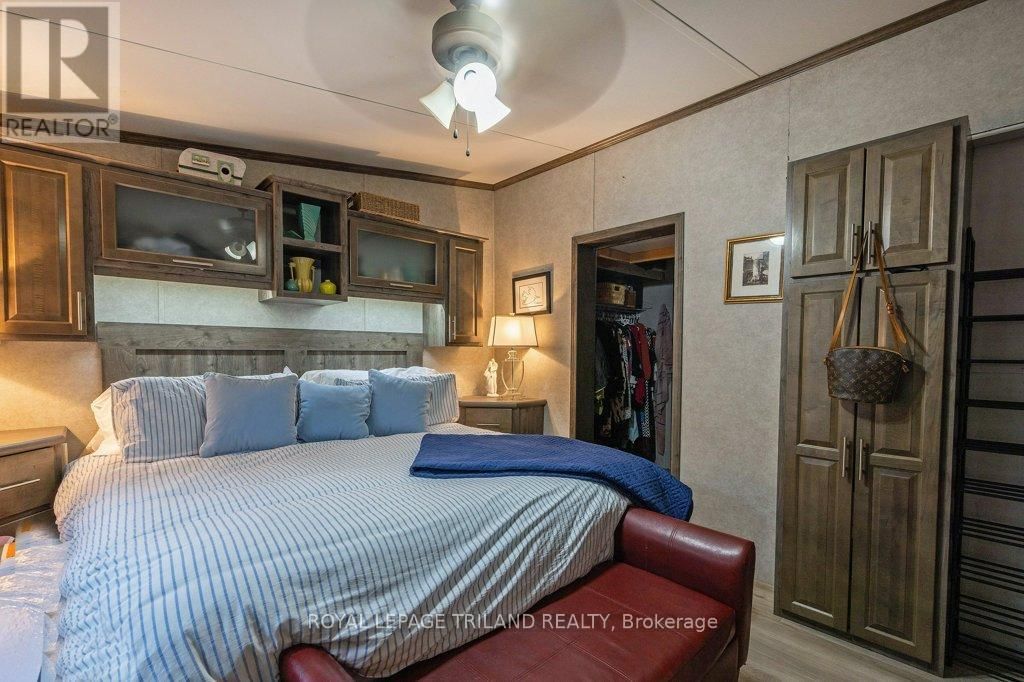 130 - 22790 AMIENS ROAD Image 21