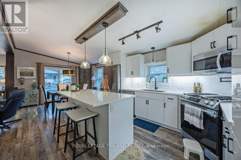 130 - 22790 AMIENS ROAD Image 7