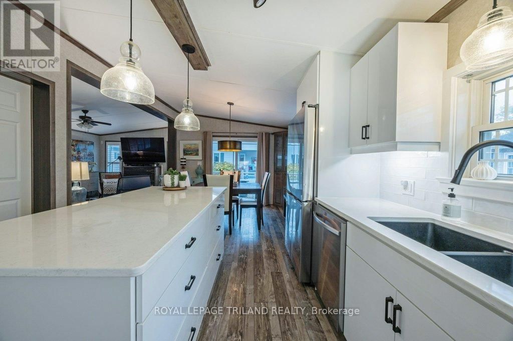 130 - 22790 AMIENS ROAD Image 8