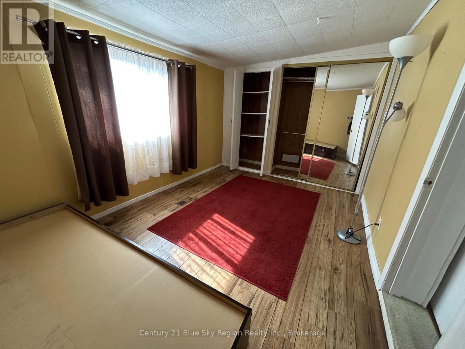 12 - 5887 HIGHWAY 11 NORTH Image 9