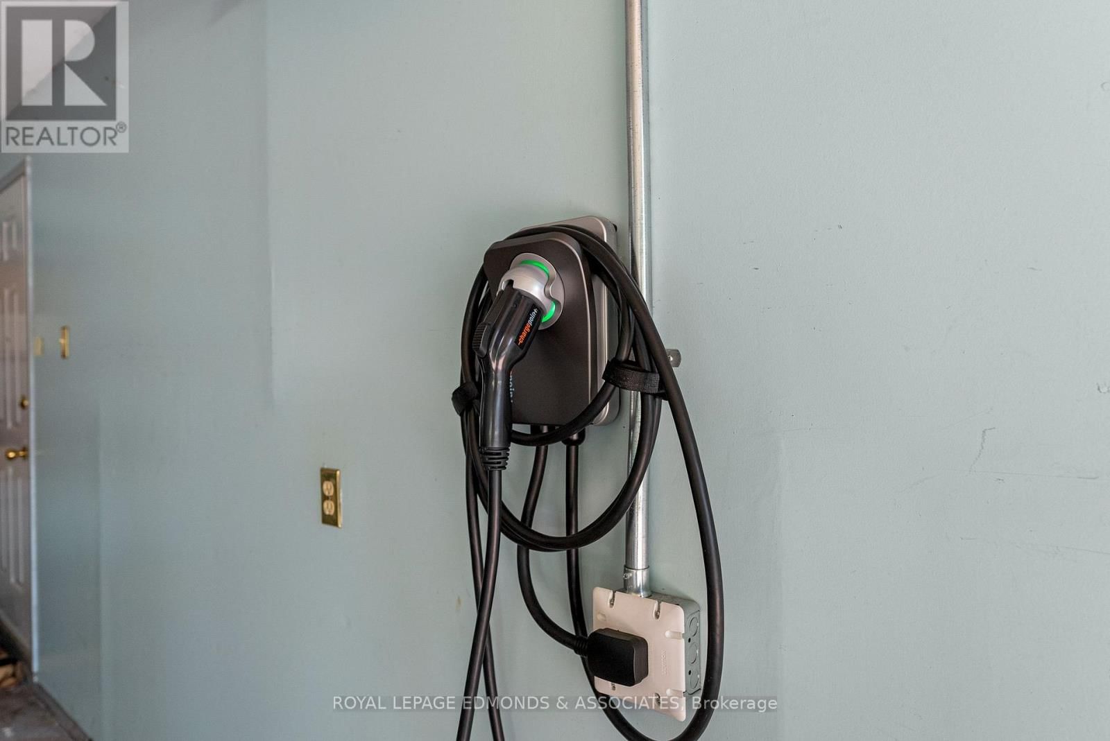 508 O'BRIEN STREET Image 36