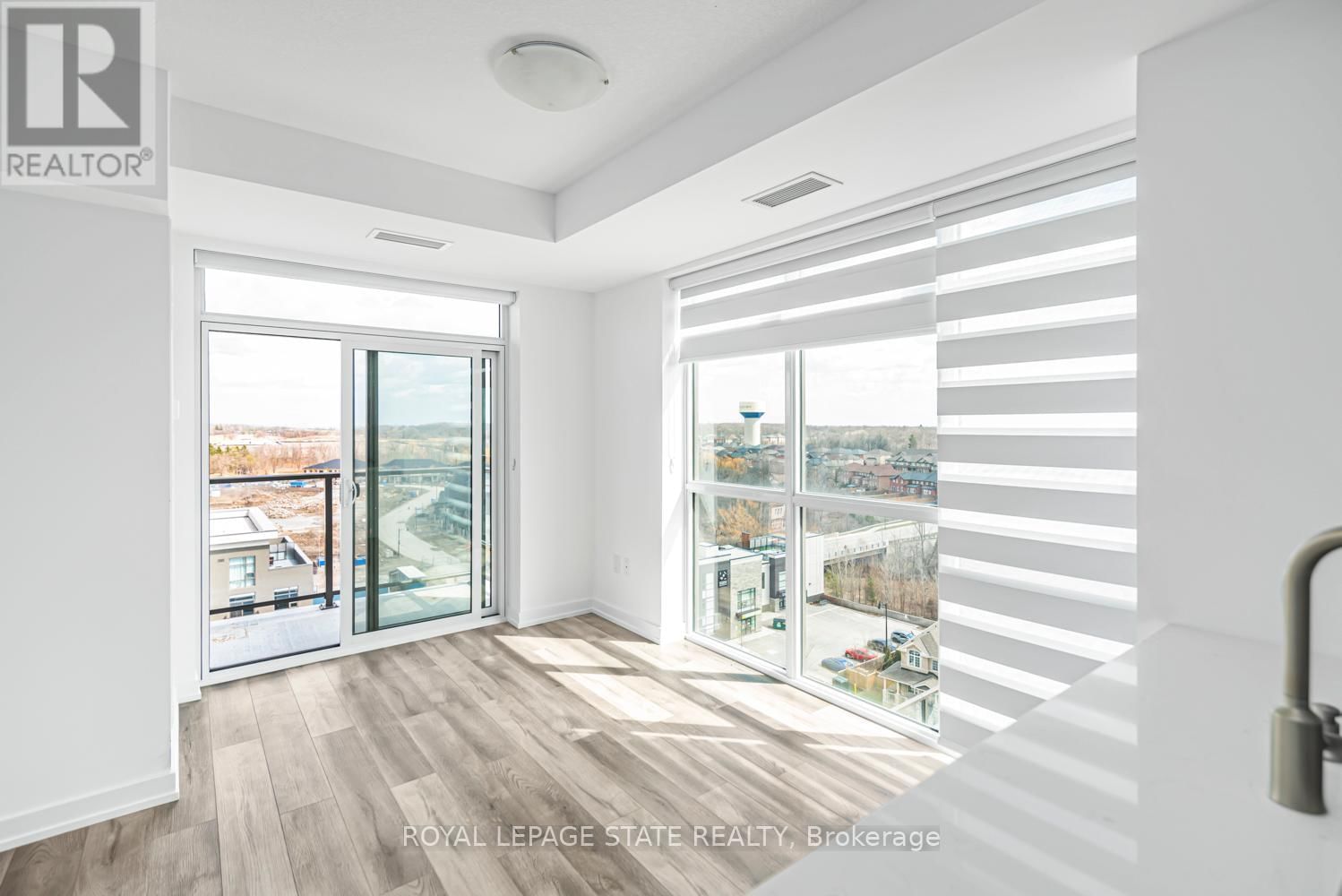 1009 - 470 DUNDAS STREET EAST Image 12