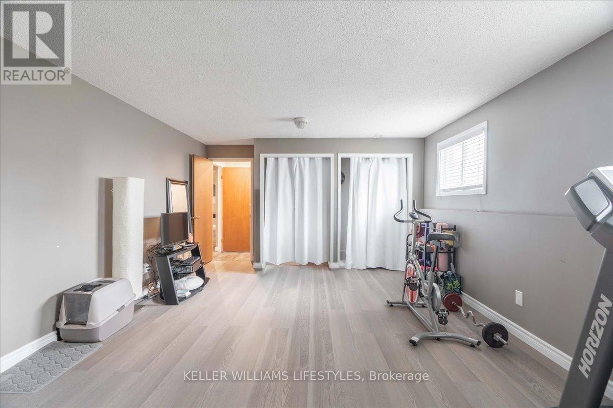 4547 WILLIAM STREET Image 30