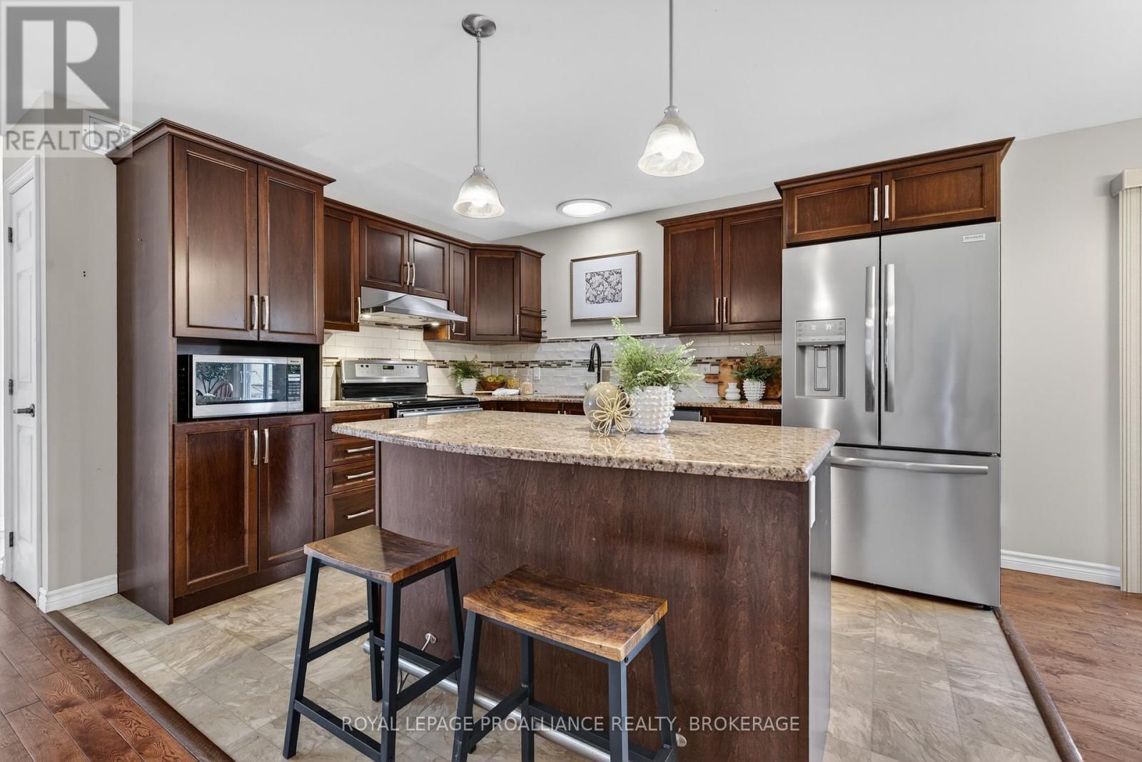 112 MAPLECROFT COURT Image 12