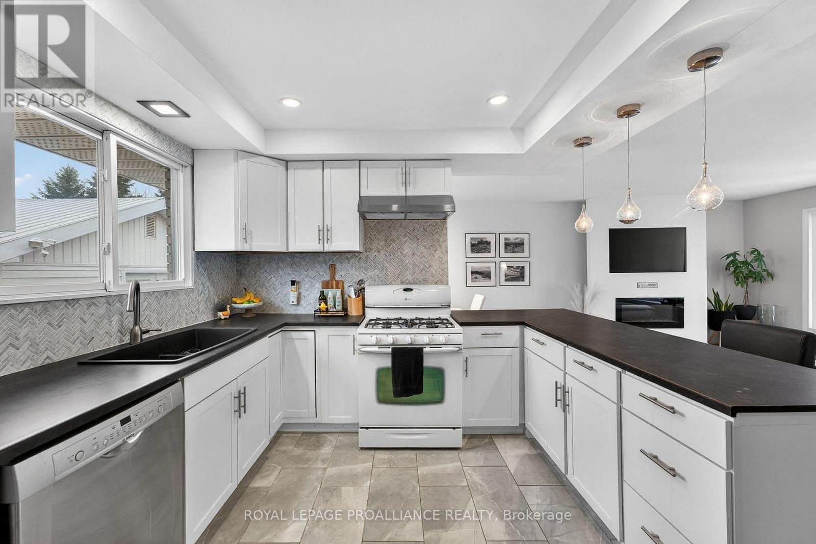 265 COLLEGE STREET WEST Image 11