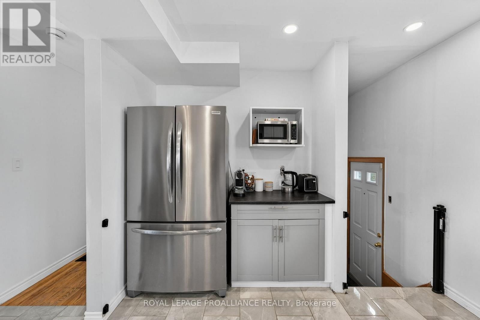 265 COLLEGE STREET WEST Image 12