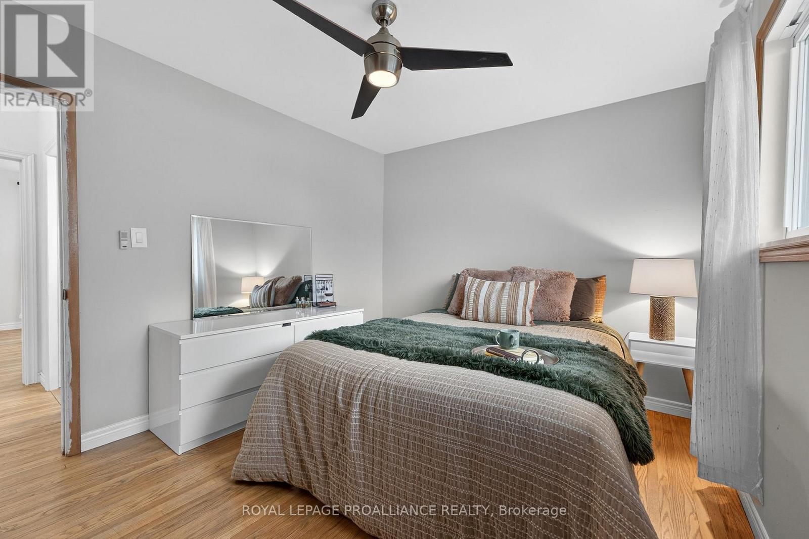 265 COLLEGE STREET WEST Image 18