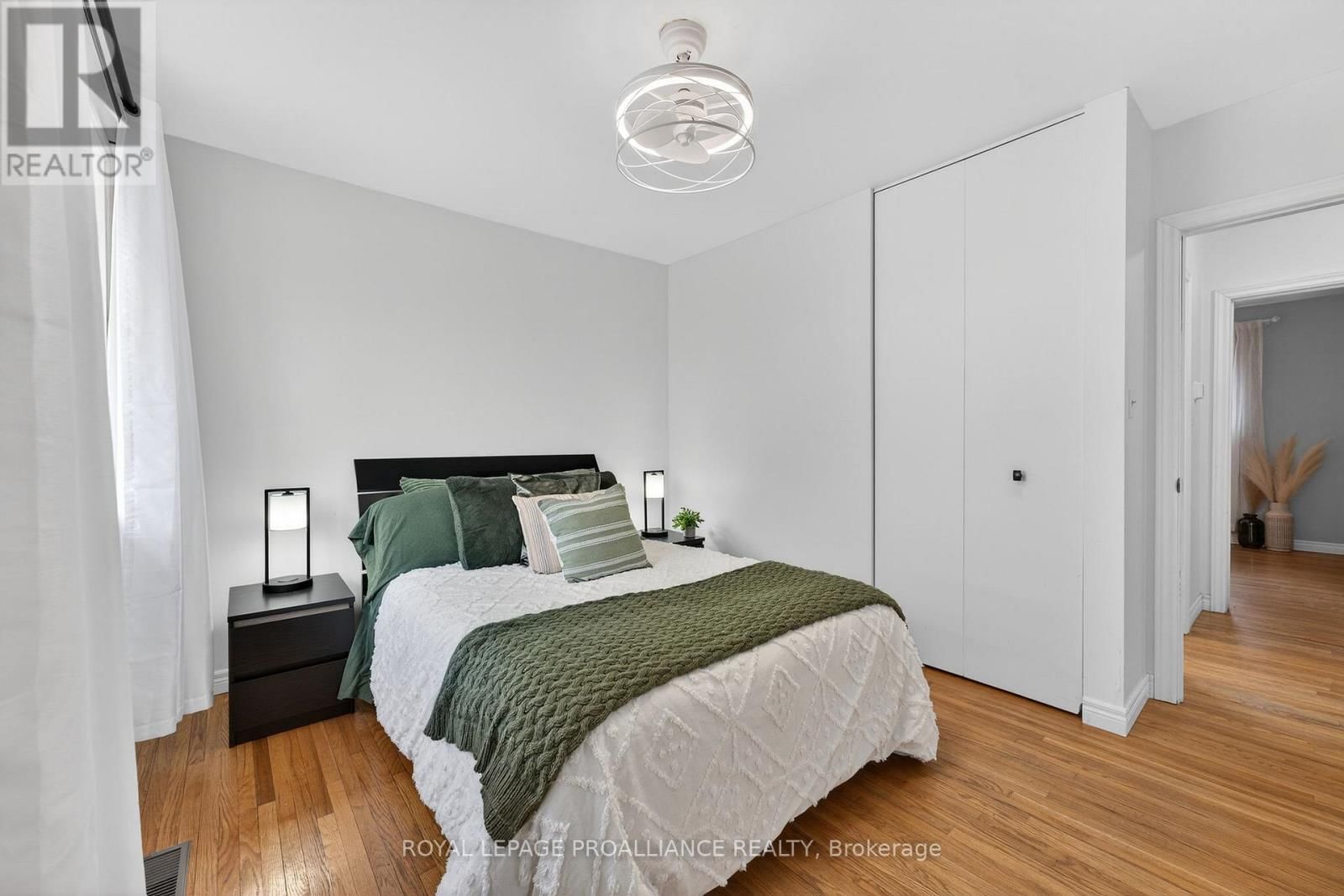 265 COLLEGE STREET WEST Image 20