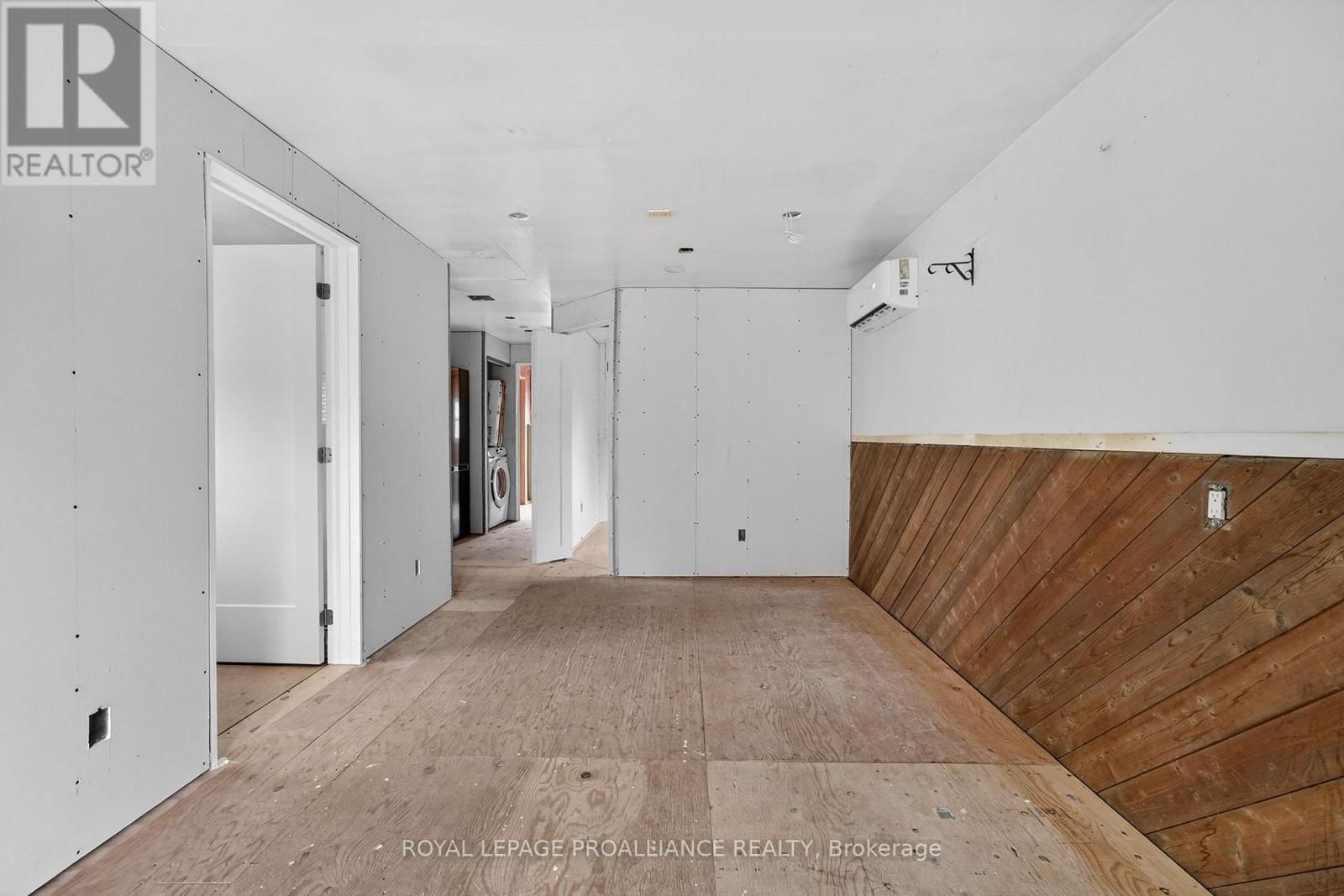 265 COLLEGE STREET WEST Image 31