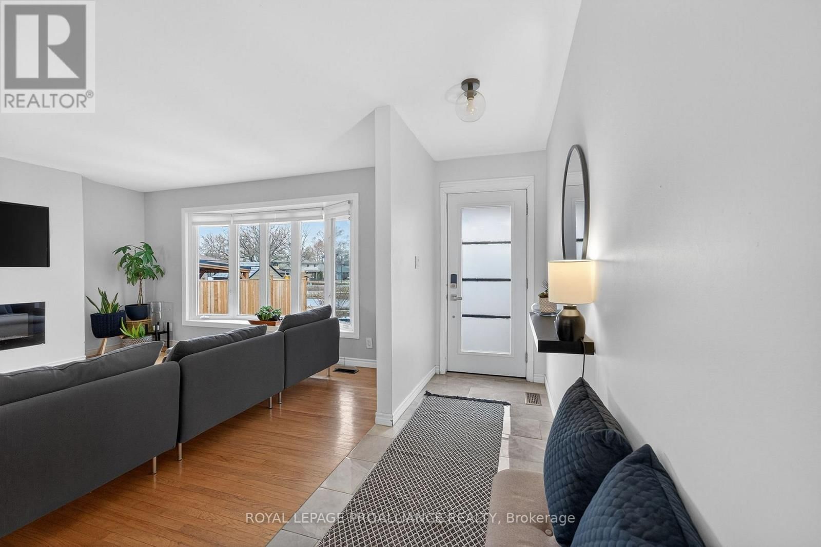 265 COLLEGE STREET WEST Image 4