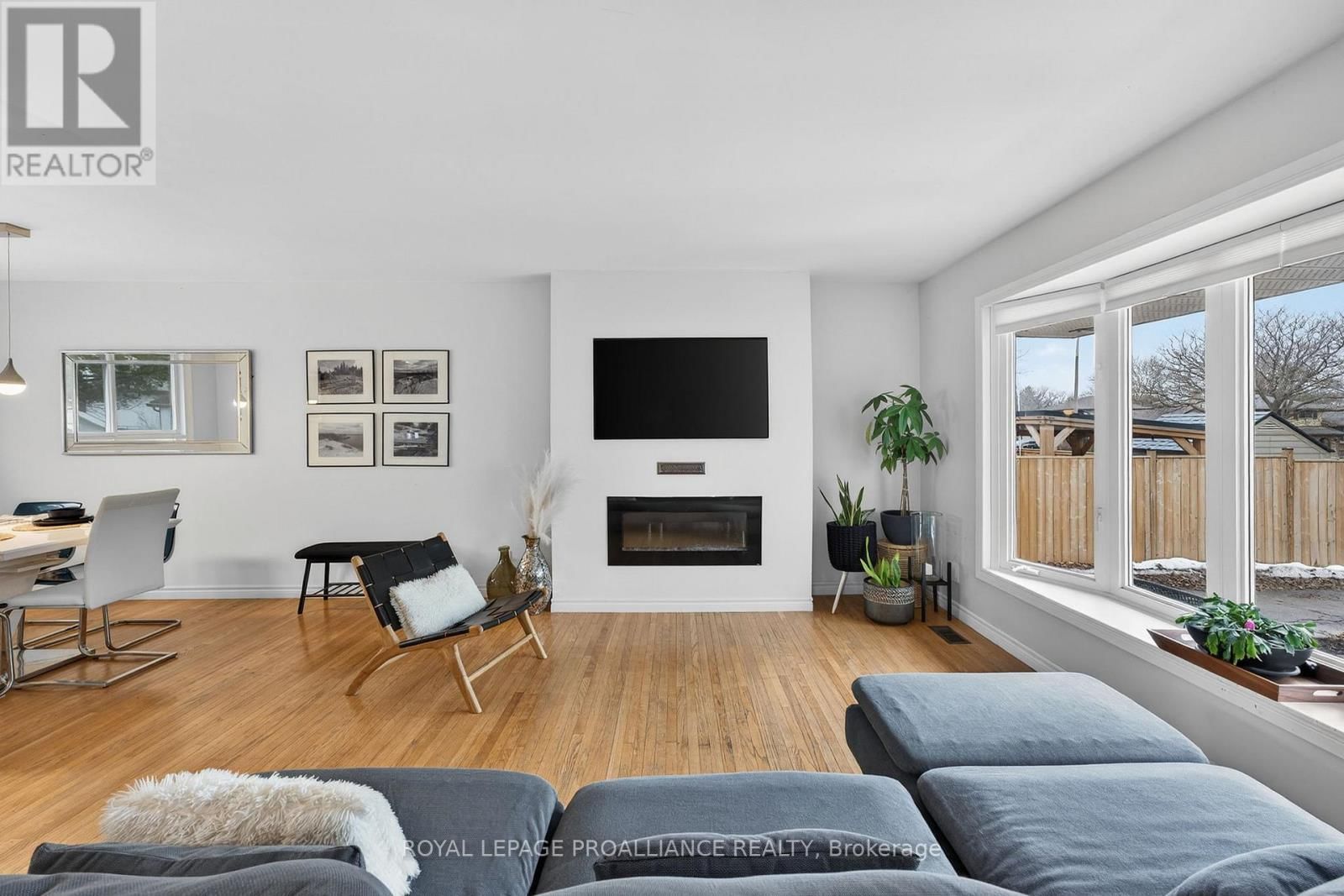 265 COLLEGE STREET WEST Image 7