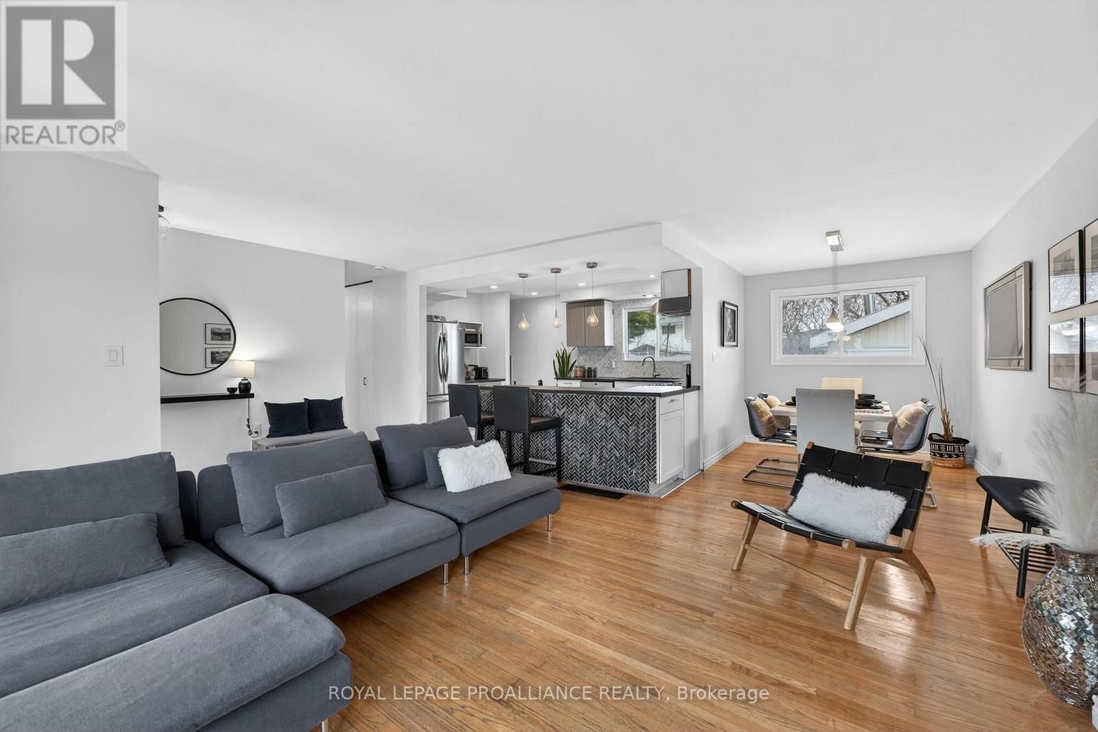 265 COLLEGE STREET WEST Image 8