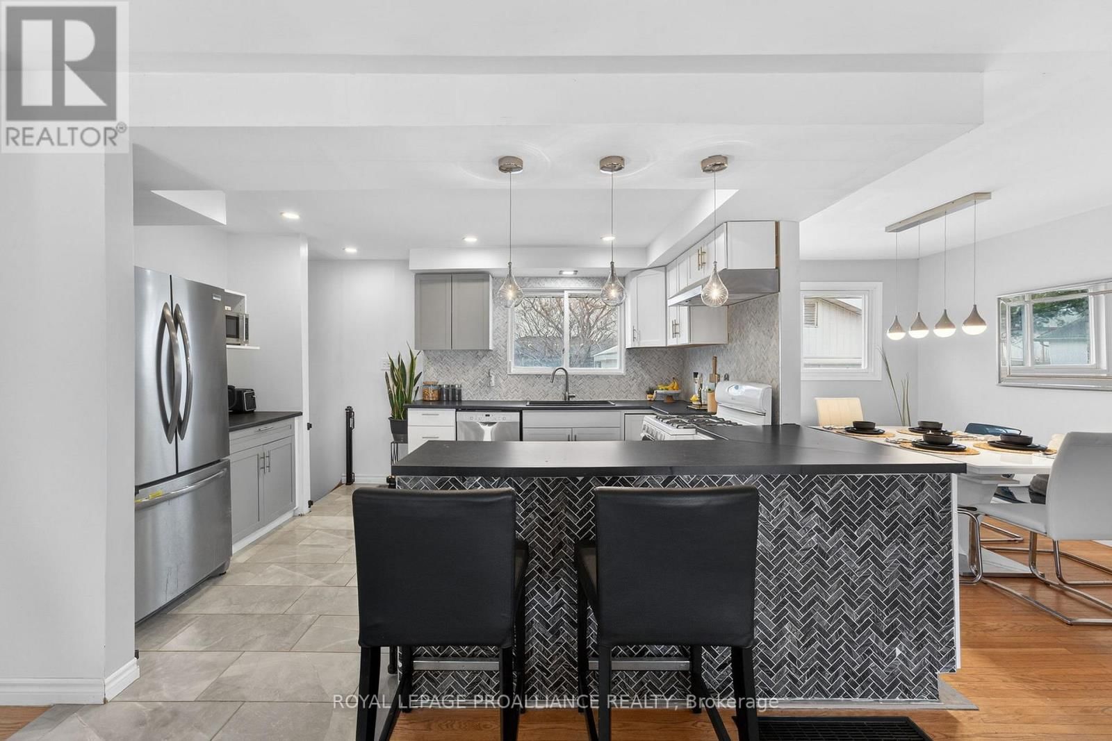 265 COLLEGE STREET WEST Image 9