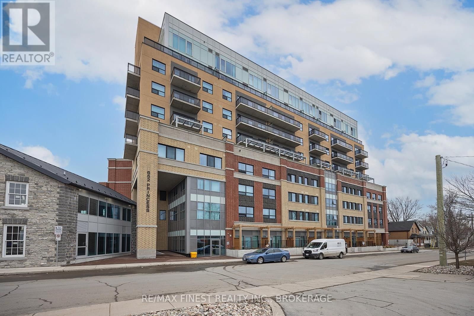 930 - 652 PRINCESS STREET Image 1