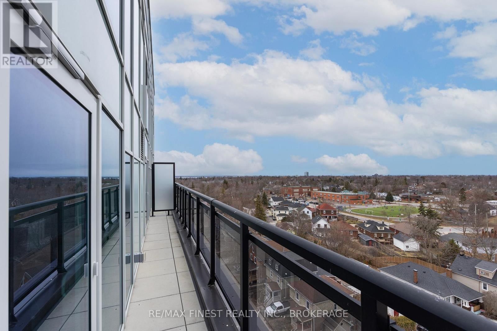 930 - 652 PRINCESS STREET Image 44