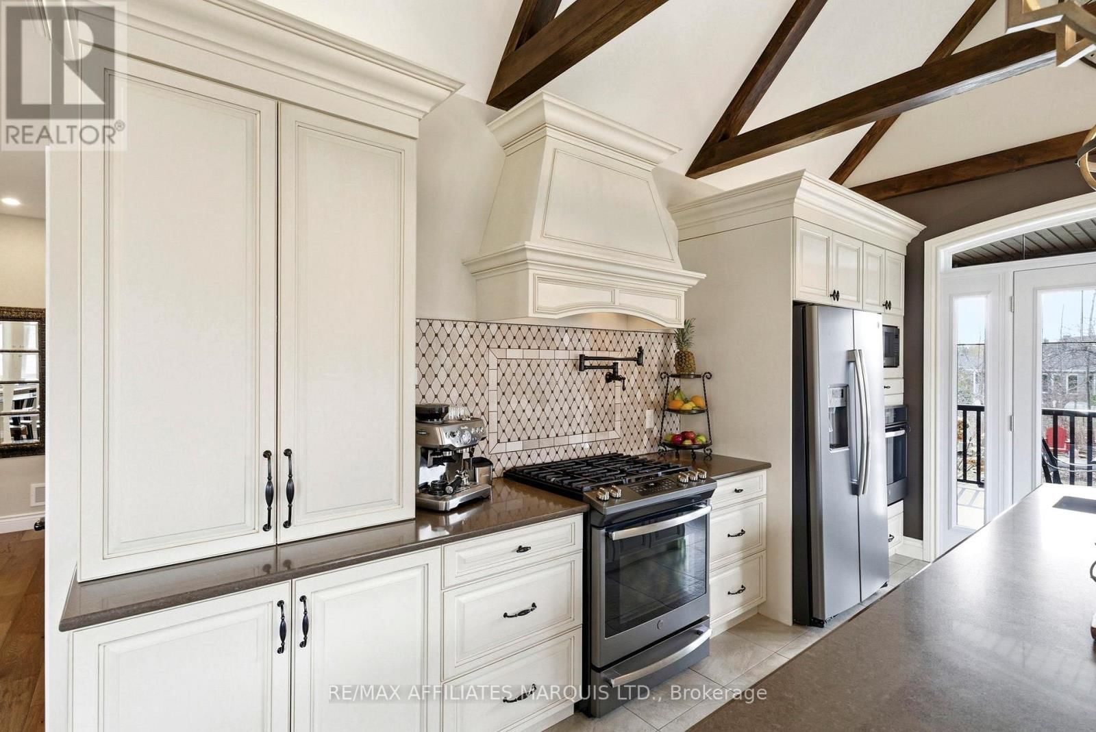 38 FOREST HILL Image 15