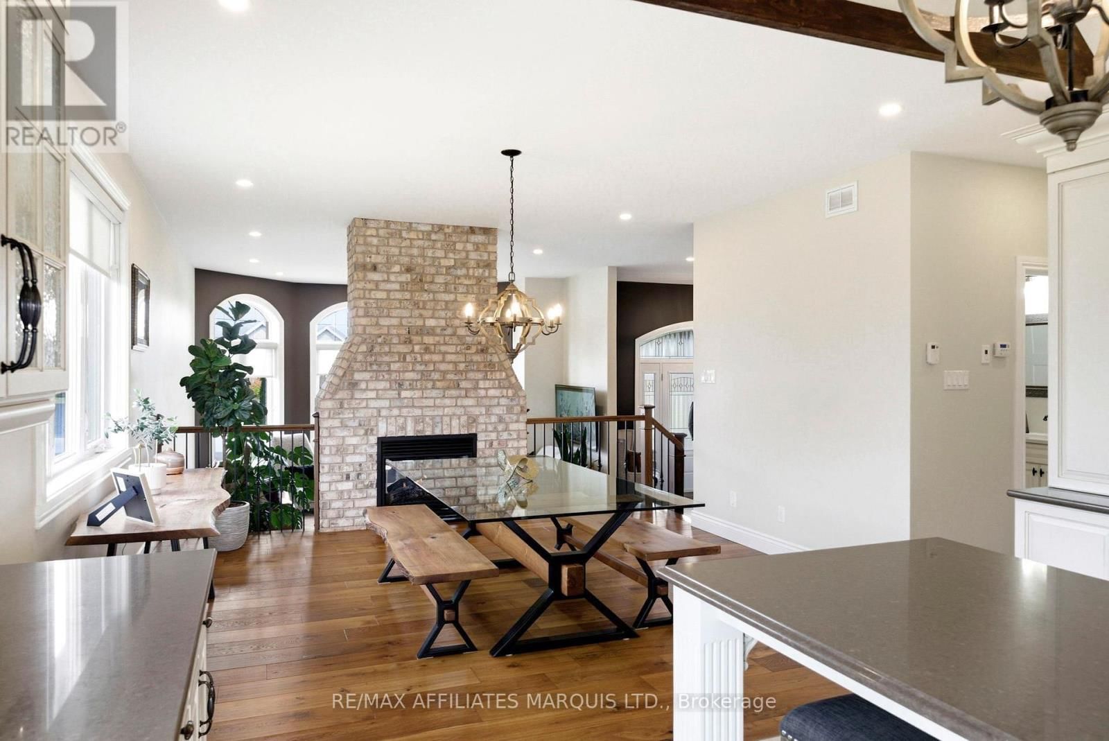 38 FOREST HILL Image 22