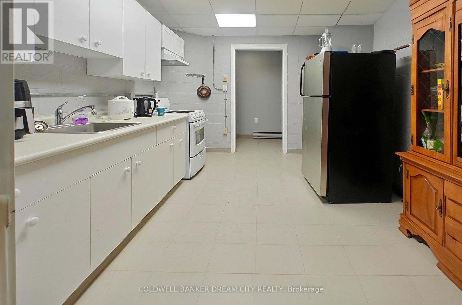 93 MAIN STREET Image 28