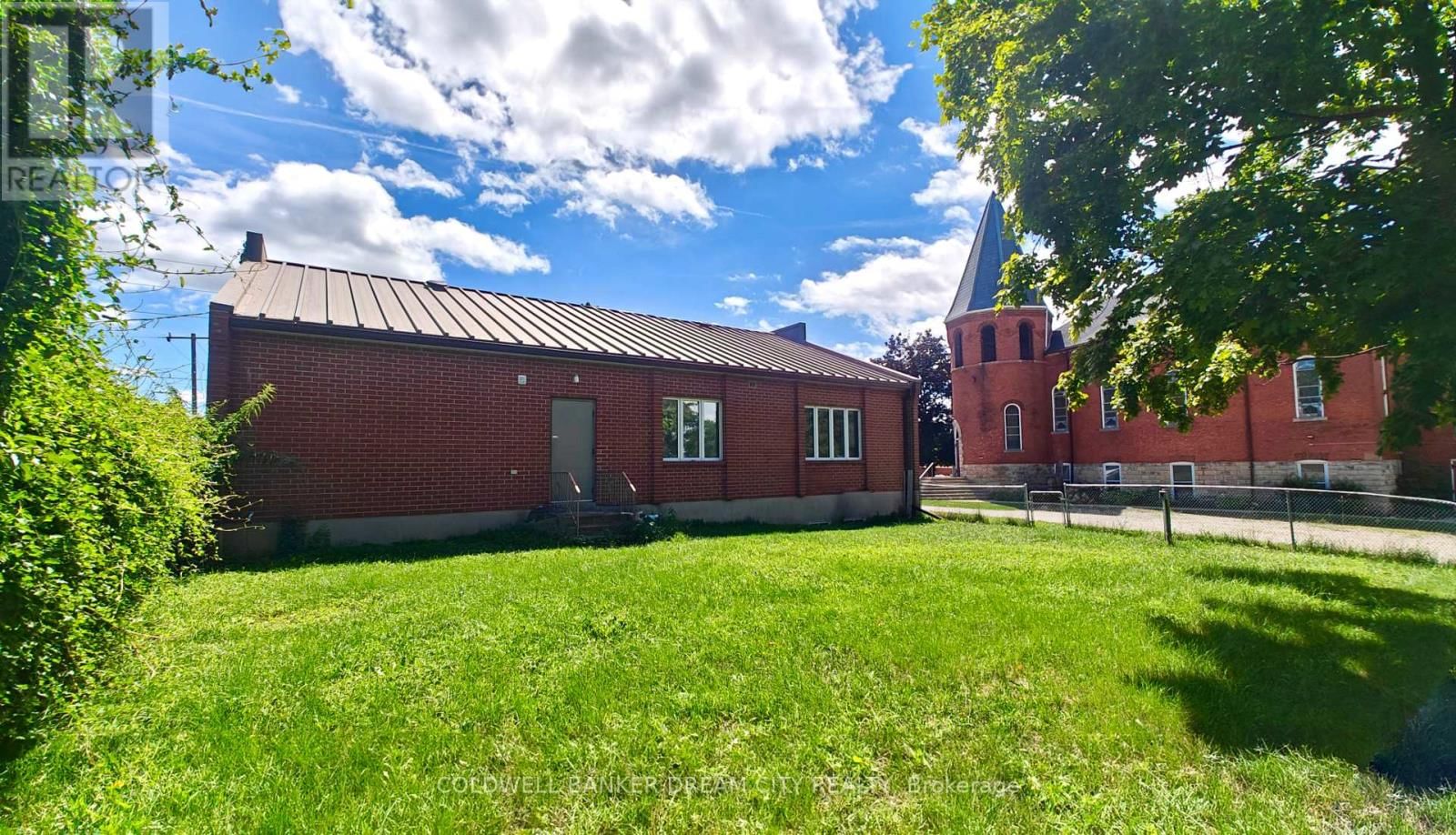 93 MAIN STREET Image 4