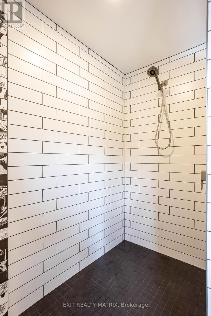 378 DORE STREET Image 27